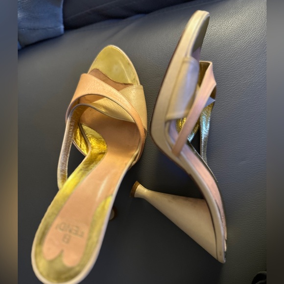 ✨✨✨SOLD✨✨✨ Authentic ladies Fendi shoe - Picture 3 of 7